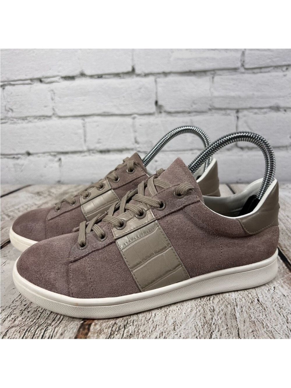 SAM EDELMAN Women's Marquette
Leather Sneakers Size 6 - Picture 2 of 10